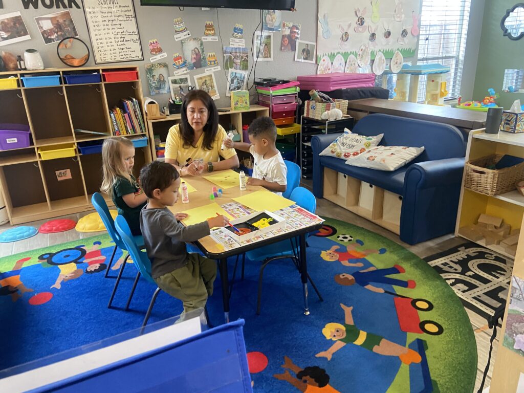 Crisis en el Cuidado Infantil en California: Proveedores Luchan por Salarios Justos