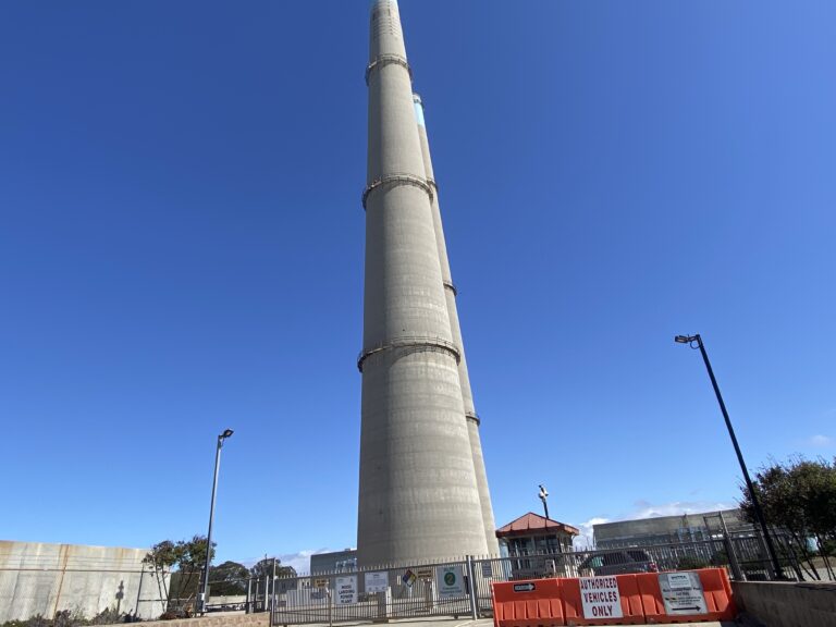 Preocupación en Moss Landing por Reapertura de Planta de Almacenamiento de Energía