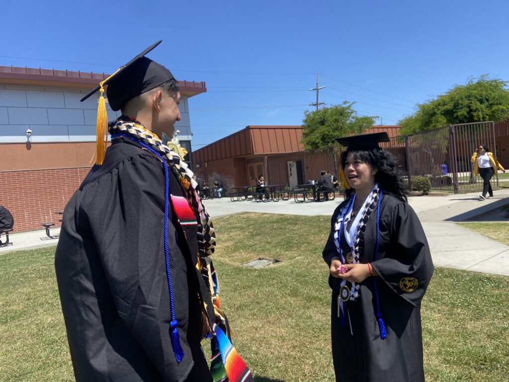 130 Estudiantes se Gradúan de la Preparatoria Mount Toro en Salinas: Una Celebración de Perseverancia y Nuevos Comienzos