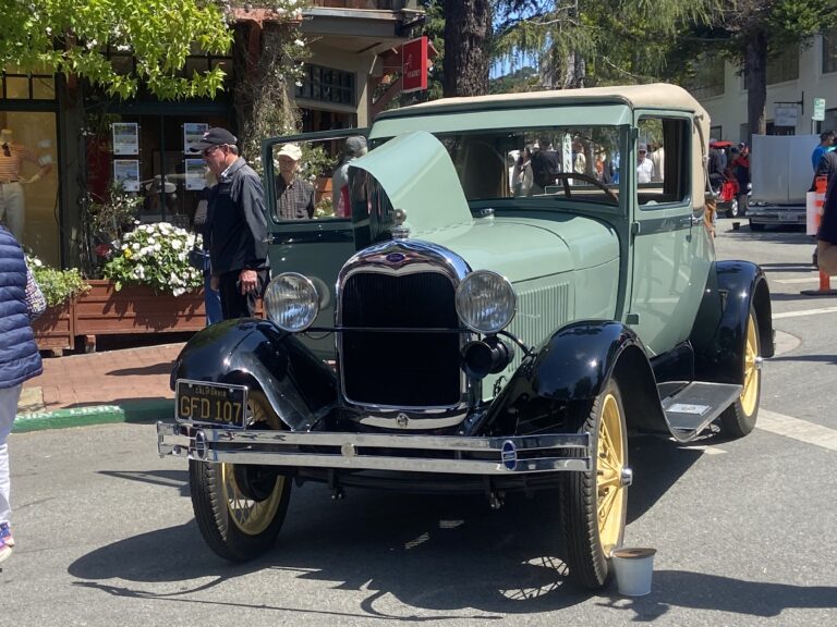 La semana del auto en la bahía de Monterey: Un evento que impulsa la economía local