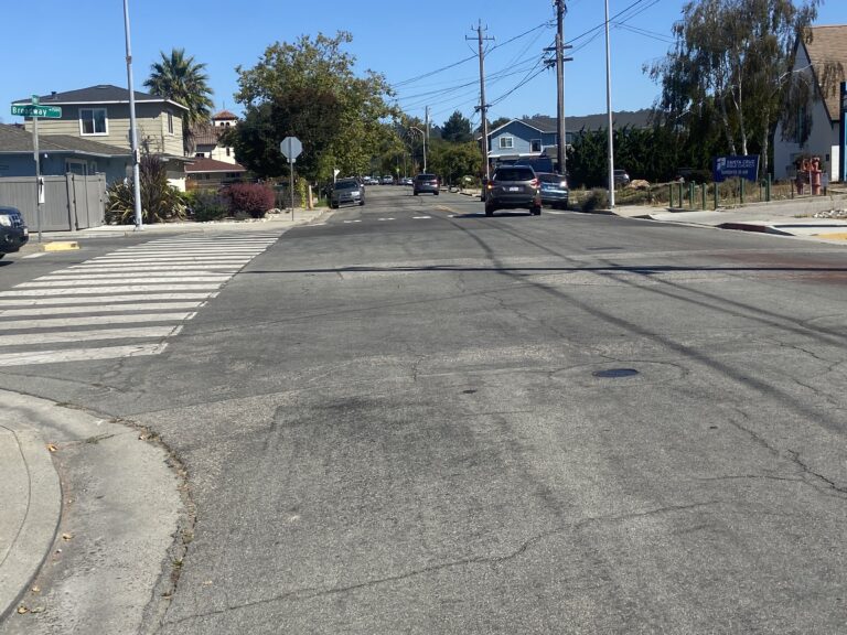Investigan Agresión Sexual en Santa Cruz: Policía Busca al Sospechoso