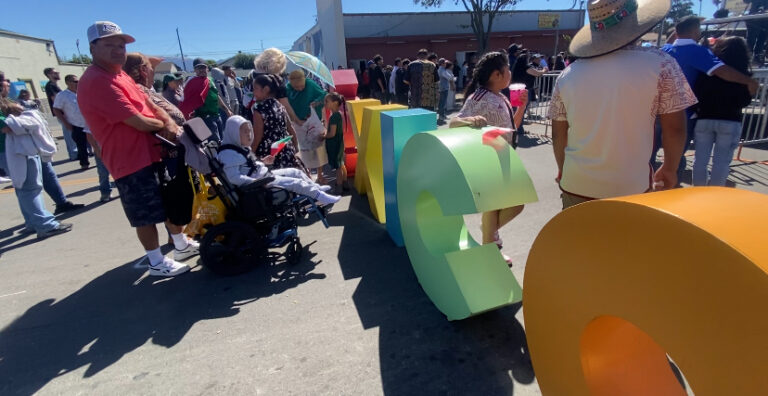 Más de 20,000 personas celebran el Grito de Independencia en Salinas