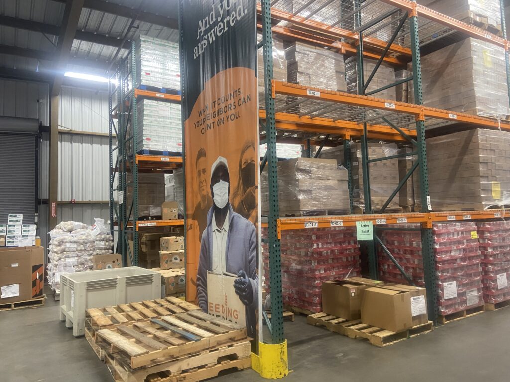 Cierre del gobierno federal deja sin fondos al programa de asistencia alimentaria SNAPBancos de comida en la Costa Central se preparan para atender a más familias