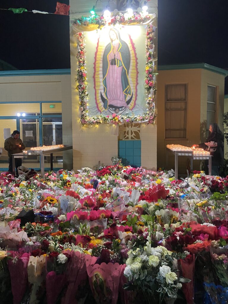 HONRANDO A LA VIRGEN DE GUADALUPE EN SALINAS