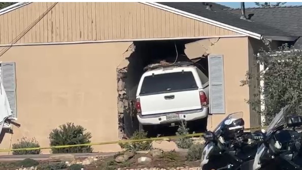 Accidente Mortal: Mujer Fallece Tras Vehículo que Impacta Vivienda en San Diego