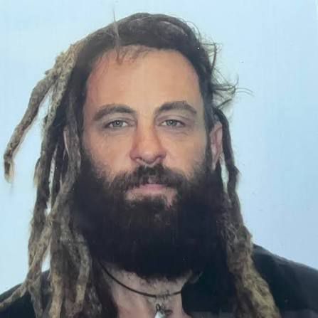 Chad Ollinger, figura de TV, acusado de asesinato en centro de detención de Las Vegas