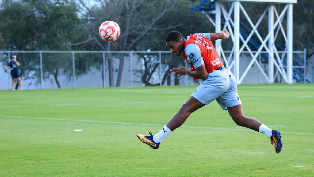 Anthony Martial NO finaliza su entrenamiento con Rayados Monterrey: Conoce la razón