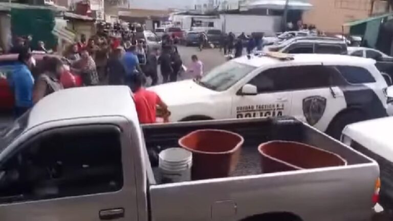 Comerciantes en Querétaro Agreden a Policías e Inspectores Durante Operativo Antipirotecnia