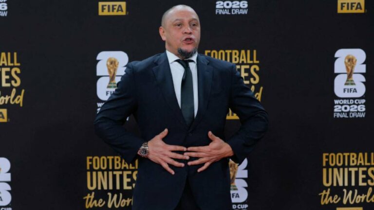 Roberto Carlos Aclara que Está Bien y No Sufrió Paro Cardíaco