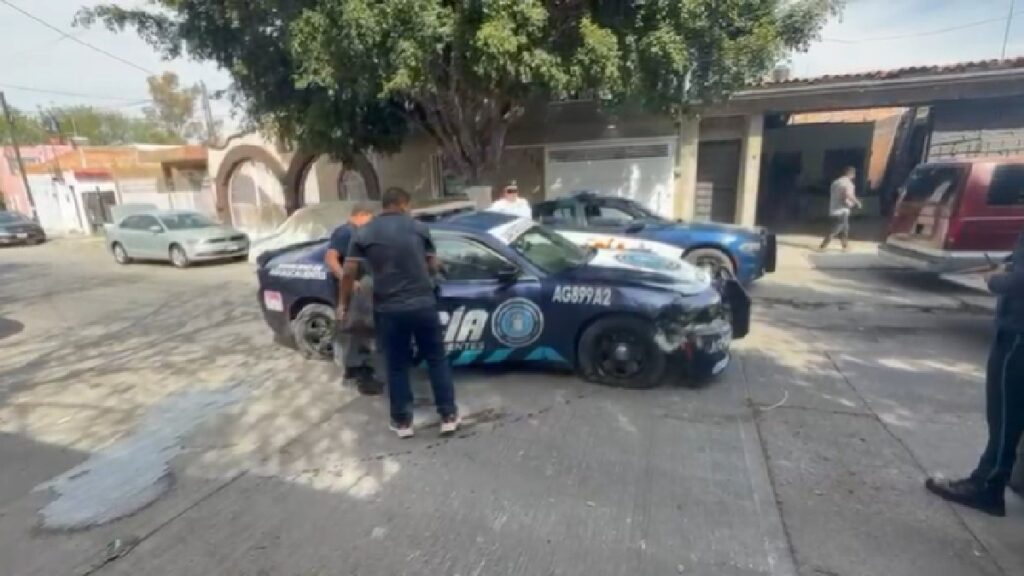 Robo de patrulla en Aguascalientes: un hombre choca al intentar escapar de la Policía Vial