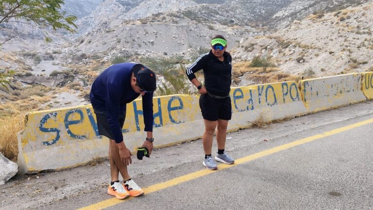 Pareja Lagunera se Prepara para el Maratón Lala: Un Inicio de Año Activo en Monterrey