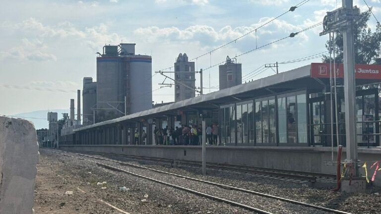 Usuarios de la Línea 4 del Tren Ligero de Monterrey se Opone al Aumento de Tarifas por Obras Inconclusas e Inseguridad