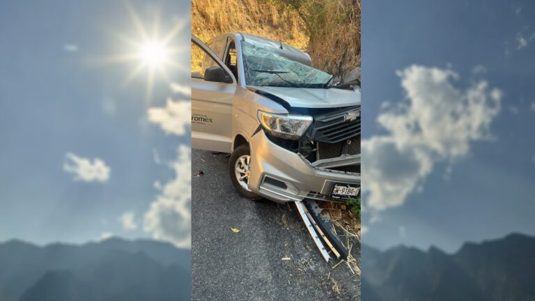 Accidente de Tráiler en Colima: Choque Brutal Deja Dos Lesionados en el Puente de Beltrán