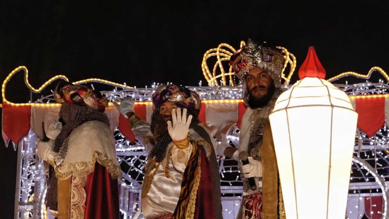 Descubre cómo disfrutar el desfile de Reyes Magos en Puebla: rutas y cierres de calles