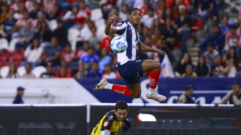 Anthony Martial Brilla en su Debut Goleador con Rayados en la Copa Pacífica