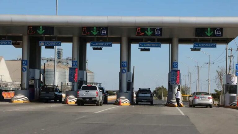 Cobro de Caseta Regresa a la Autopista hacia el Aeropuerto de Monterrey