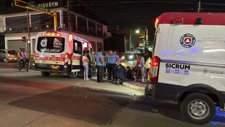 Accidente de Motocicletas en el Bulevar San Juan Bosco de León Deja Cinco Lesionados