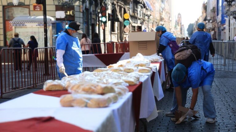 Puebla presenta la Rosca de Reyes más grande del mundo: un paso hacia el Récord Guinness