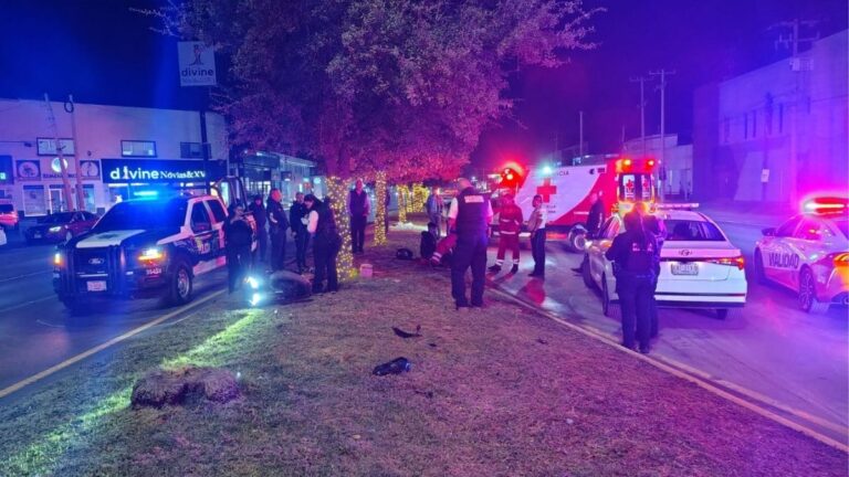 Motociclista sufre accidente tras confusión en retorno en Independencia y Comonfort