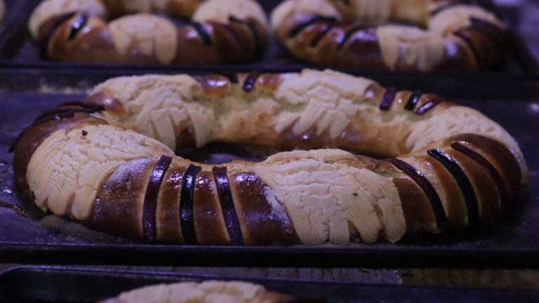 Descubre el Precio de la Rosca de Reyes en la Panificadora La Flor de Puebla en Monterrey