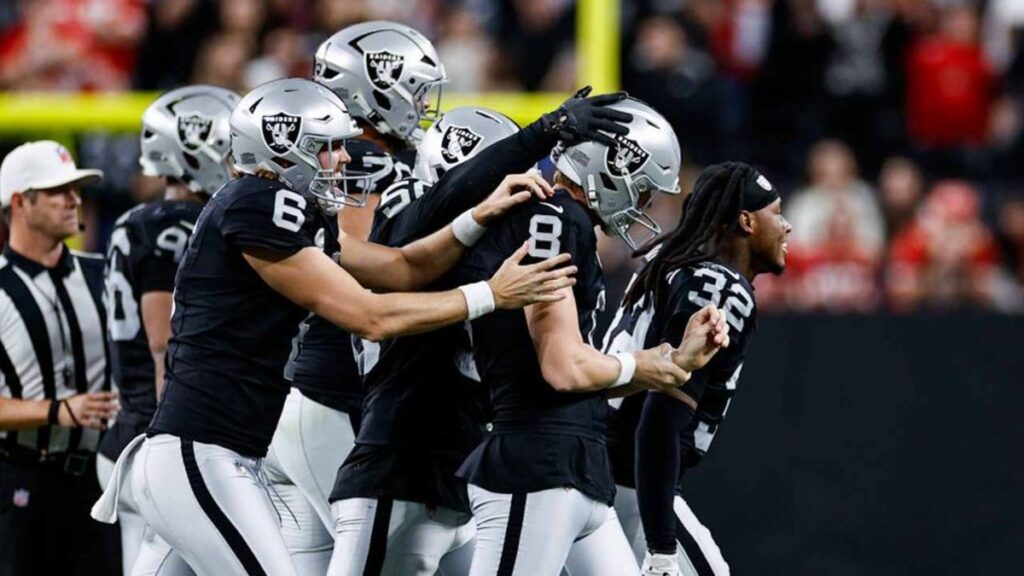 Raiders Logran un Triunfo Dramático sobre Chiefs en la Semana 18 de la NFL 2025-26