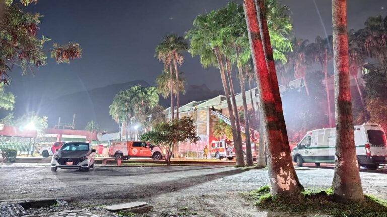 Movilización en Monterrey: Joven provoca incidentes en la clínica 26 del IMSS