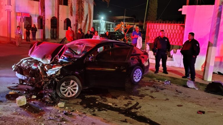 Accidente en Torreón: Joven causa derribo de barda tras incidente vehicular