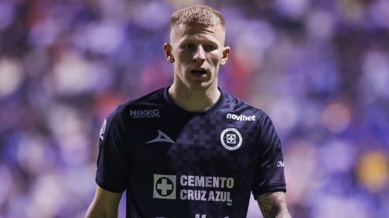 Houston Dynamo busca fichar a Mateusz Bogusz mientras Cruz Azul evalúa su salida