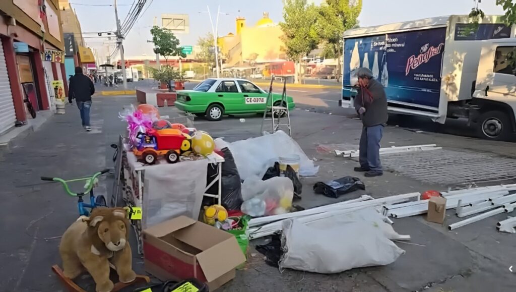 Don Juanito no vendió juguetes en Monterrey: la lucha por ayudar a su esposa enferma