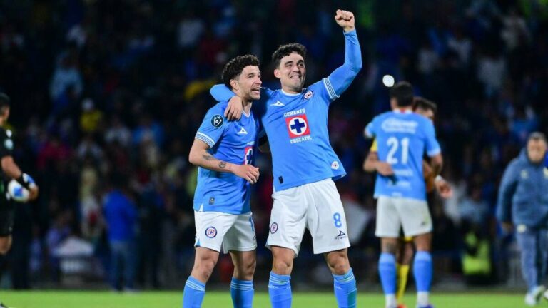Cruz Azul y su Nueva Estrategia: Solo Tres Jugadores Mayores de 30 Años Tras la Salida de Rivero y Faravelli