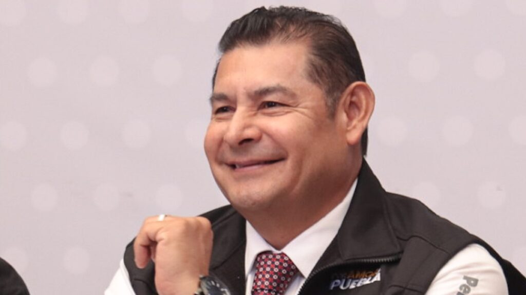 Armenta denuncia la inacción de alcaldes del Triángulo Rojo contra deshuesaderos de vehículos