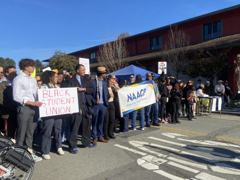 Multitudinaria marcha en Santa Cruz honra el legado de Martin Luther King Jr. y exige justicia social