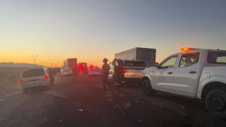 Trágico accidente en la carretera Torreón-Saltillo: mujer muere en volcadura junto a su hija menor