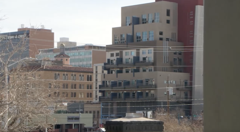 Albuquerque Retrasa Votación Sobre Protecciones para Inquilinos: ¿Qué Sucederá Luego?