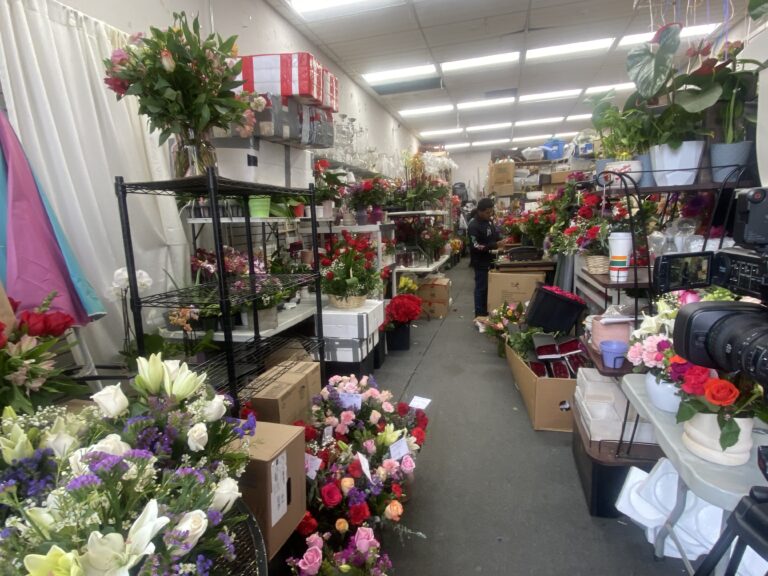 Floristerias enfrentan bajas ventas y aumento de costos en San Valentín