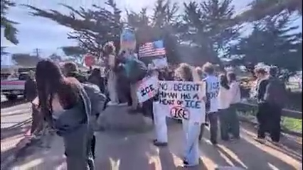 Estudiantes de Carmel High School realizan protesta pacífica contra ICE