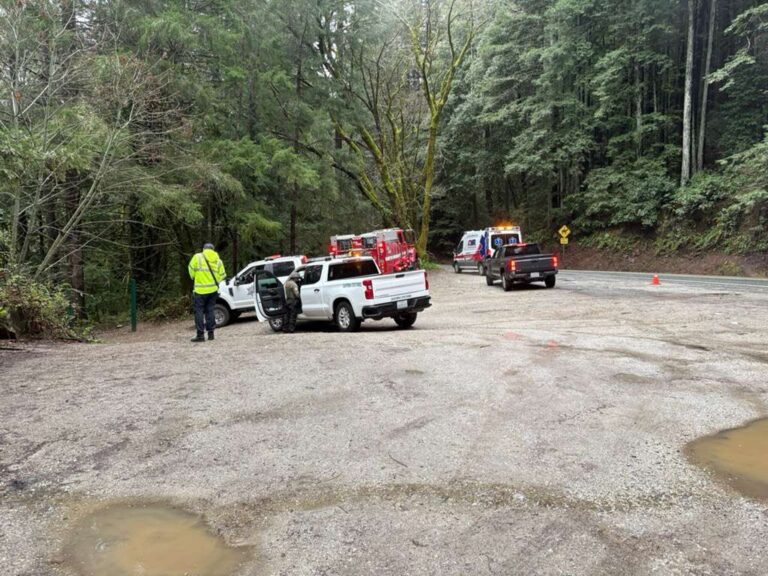 Rescatan a dos navegantes en apuros en el Río San Lorenzo