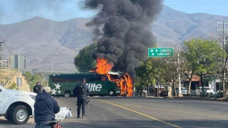 Violencia en Jalisco: Choferes Sobrevivientes Relatan el Ataque y Quema de su Autobús