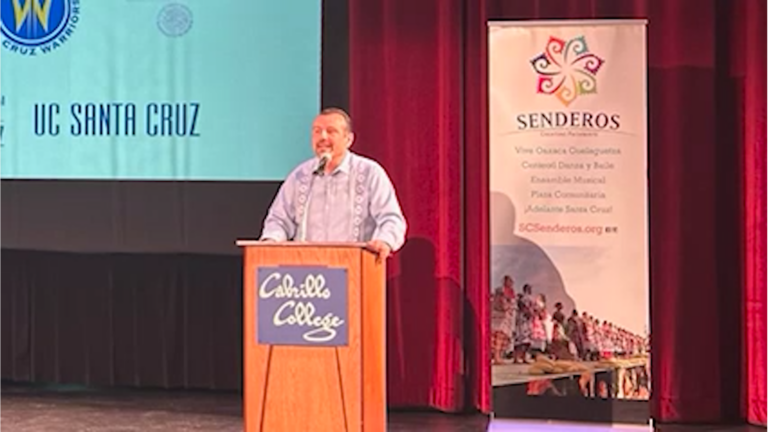 Profesionales hispanohablantes inspiran a estudiantes en el evento “Latinos Modelo”
