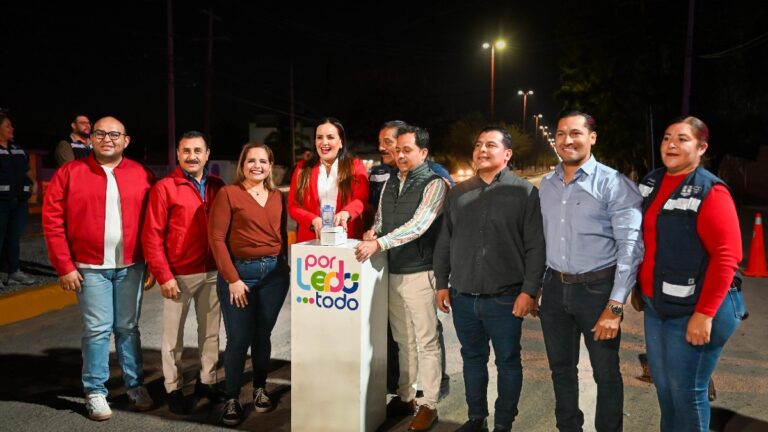 Susy Torrecillas transforma la Carretera el Huarache con nueva iluminación