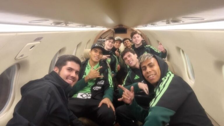 Chivas Regresan a Guadalajara en Avión Privado: Un Gesto de Amaury Vergara