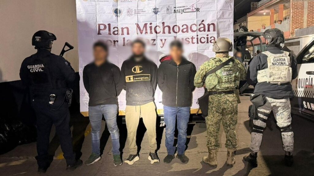 Detienen a tres presuntos integrantes del CJNG tras ataque armado al Ayuntamiento de Jiquilpan