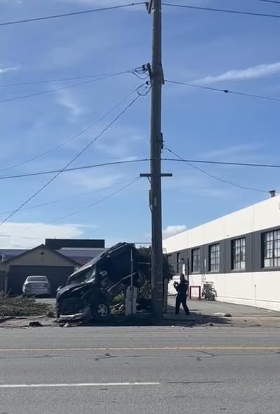 Accidente en Salinas deja a más de 100 clientes sin electricidad