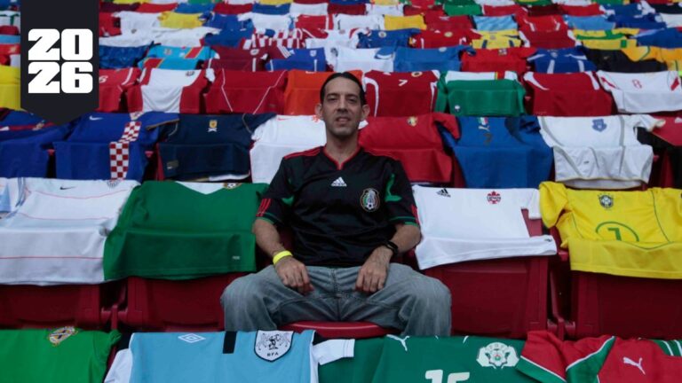 Enrique Solorio: El Aficionado de Chivas con una Impresionante Colección de Jerseys Internacionales