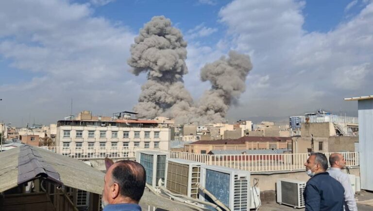 Ataque Coordinado de EE.UU. e Irán: Bombardeos en Teherán y Objetivos Nucleares
