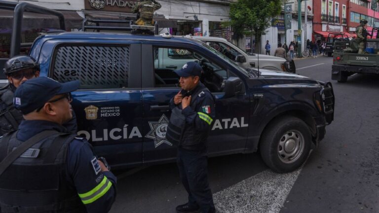 Encuentran sin vida a Ángel Rodolfo Uribe, exmando policial de Edomex, en camioneta en Toluca