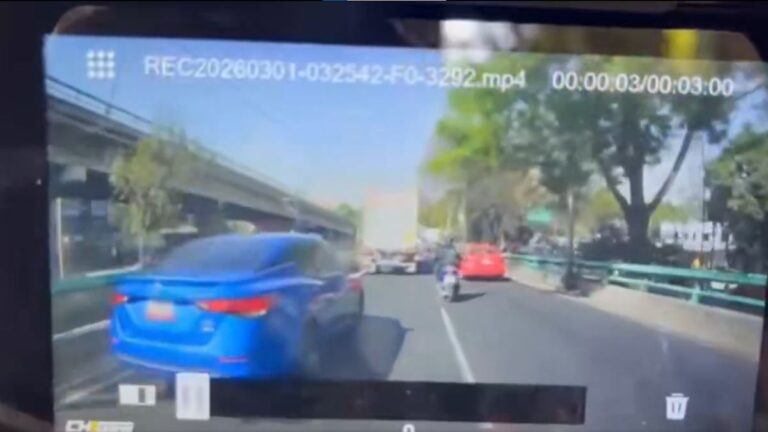 Motociclista Sale Proyectado Tras Caer en Un Bache en la Calzada de Tlalpan