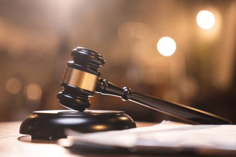 Hombre de Española Sentenciado a Casi 4 Años de Prisión por Agresión Doméstica Brutal