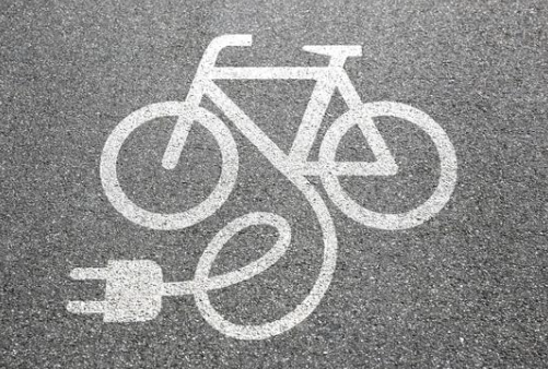 Actualizaciones en Seguridad de Micromovilidad: Henderson Refuerza Normativas para E-bikes y E-scooters