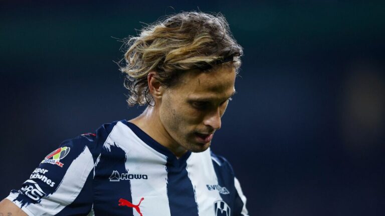 Nico Sánchez sorprende al dejar a Canales fuera de su primera alineación en Rayados